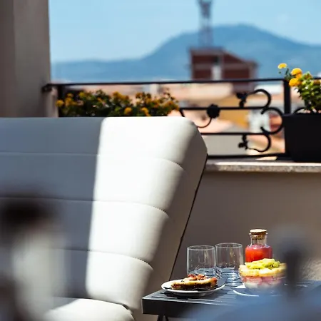 La Del Conte Mameli Otel