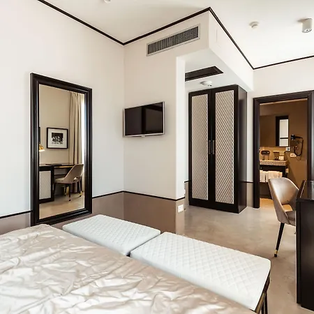 Otel La Del Conte Mameli 4*