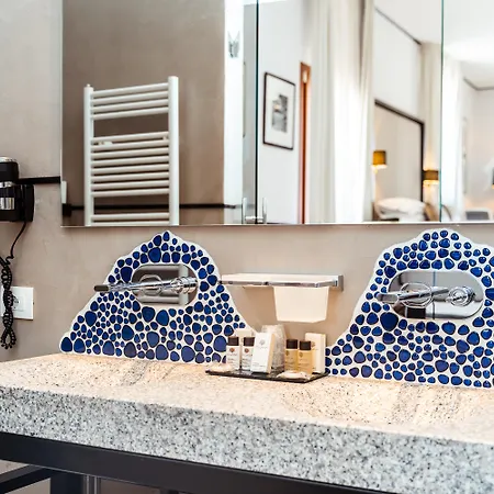 La Del Conte Mameli Otel 4*