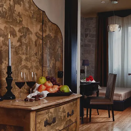 La Del Conte Mameli Otel 4*