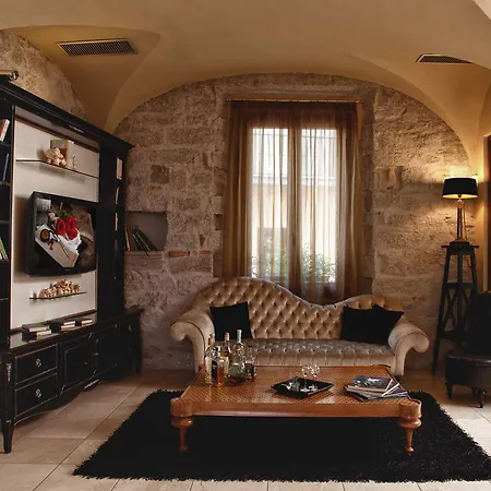 Otel La Del Conte Mameli - Boutique & 4*